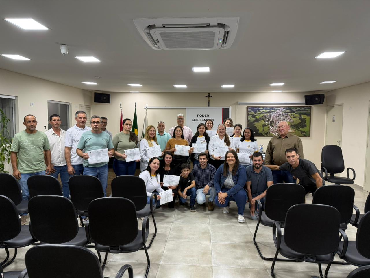 Com 98% de alfabetização na idade certa, Câmara de Japira homenageia professores com Moção de Louvor e A Aplauso